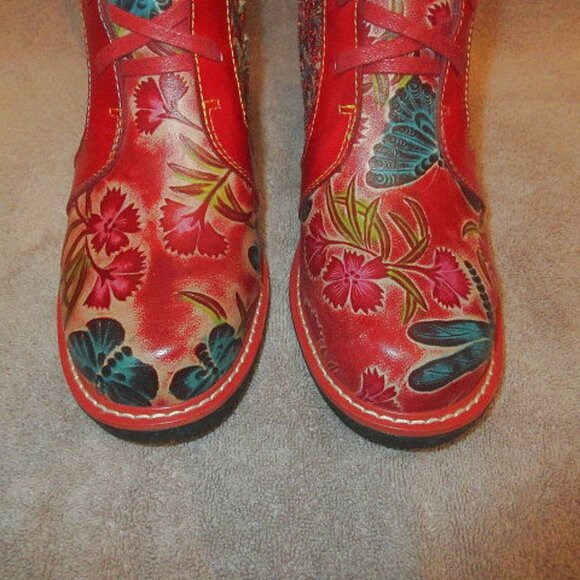 Red Leather Embroidered Boots Size 38 7.5 8 Lace Up Boho Western Artsy Statement - Picture 4 of 10